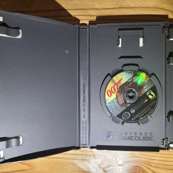007 Everything or Nothing Nintendo Gamecube Game (no manual) - Picture 2 of 4